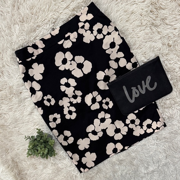 LOFT Dresses & Skirts - Loft Floral Pencil Skirt 💗  Black & Ivory